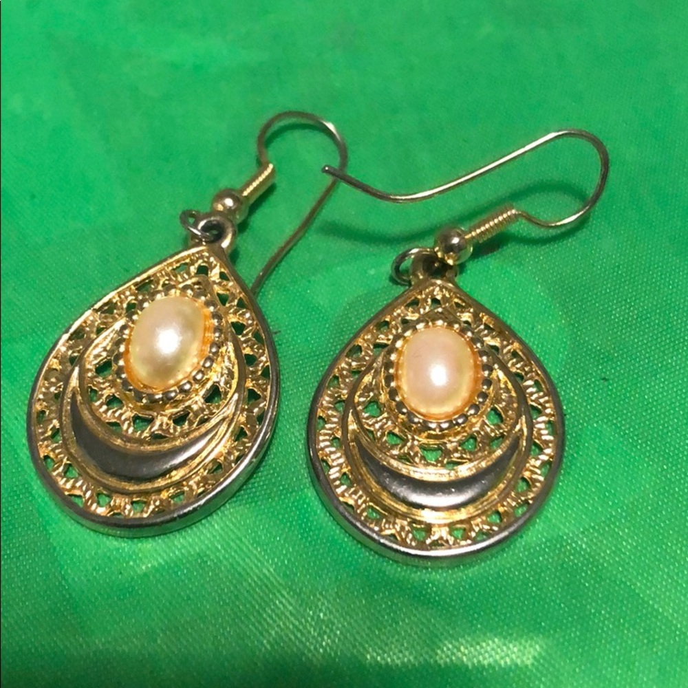 Used earrings 2”